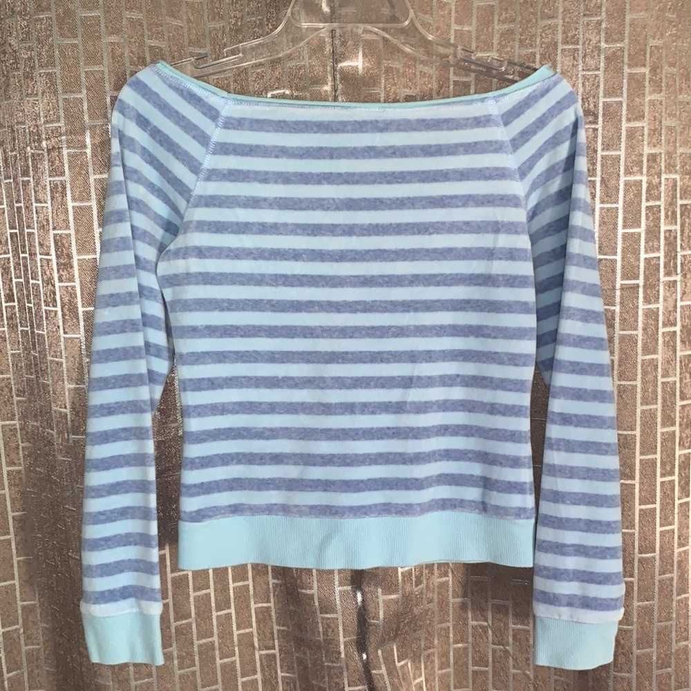 Express Sweater - Picture 3 of 3